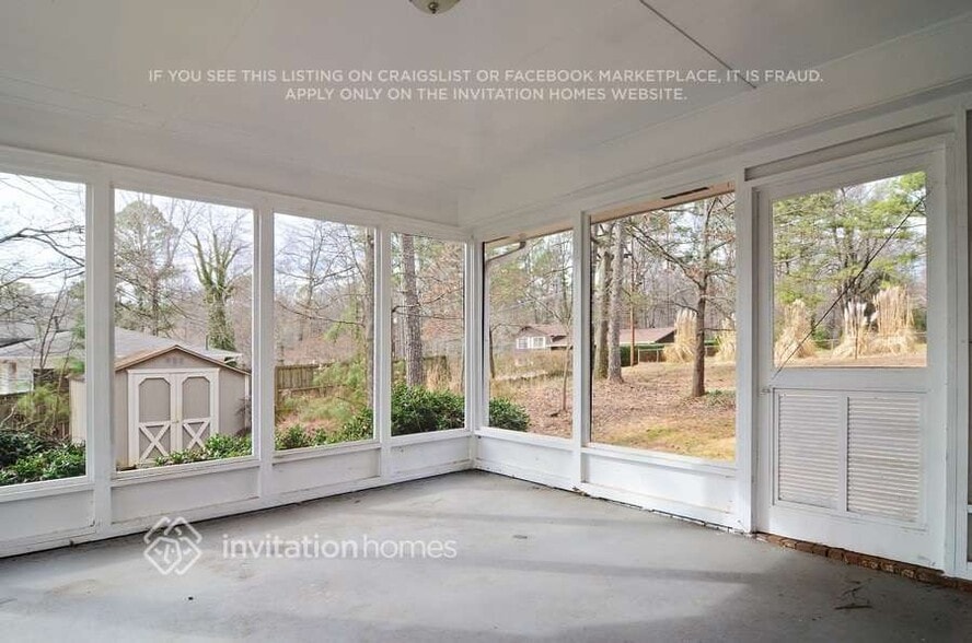 Building Photo - 3370 Doyle Ln SW