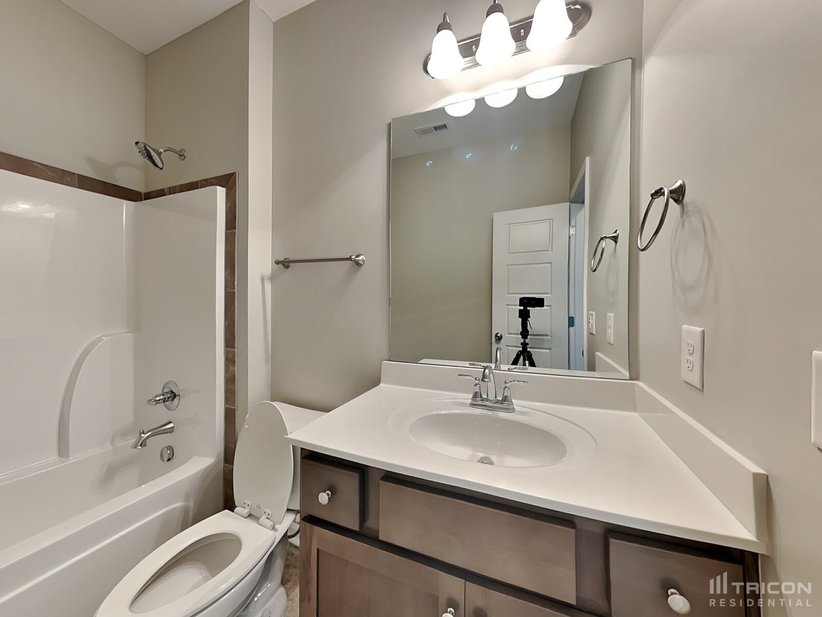 Building Photo - 824 Ellyson Dr