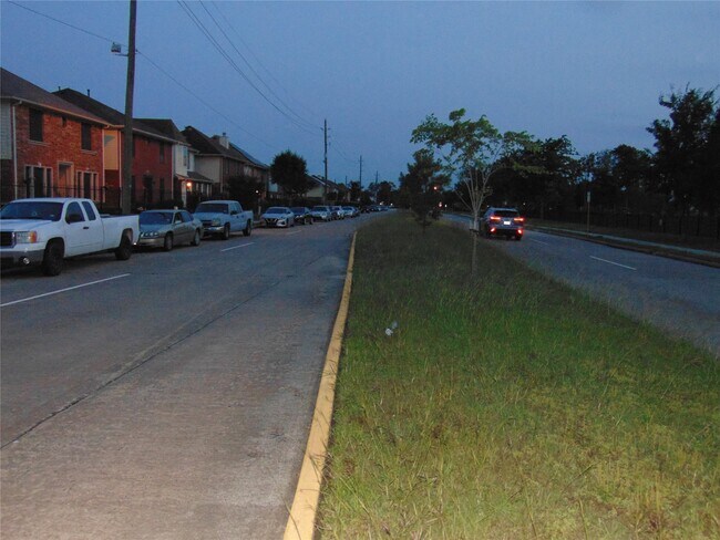 Building Photo - 8603 Rustling Leaves Dr