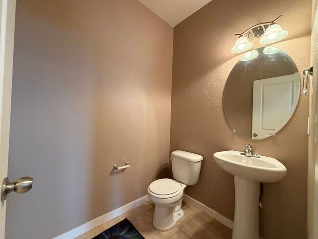 Building Photo - 3611 S Perth Cir