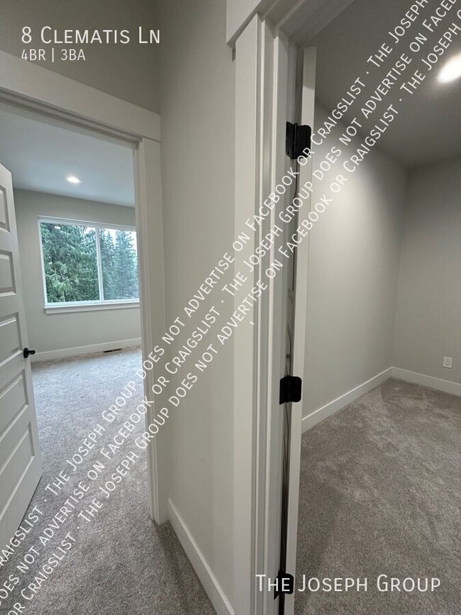 Building Photo - 8 Clematis Ln