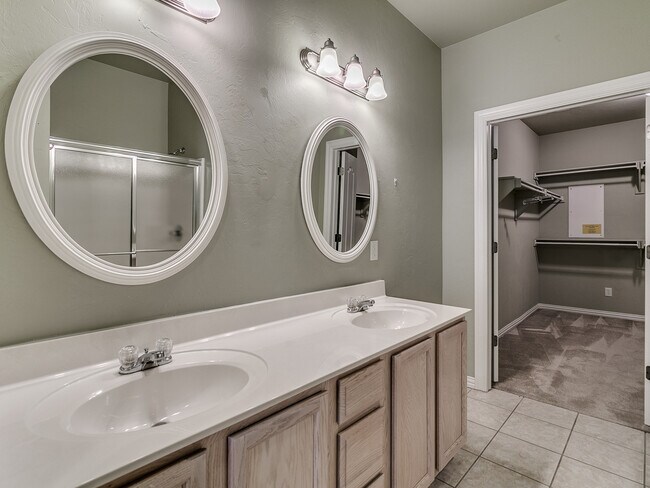 Building Photo - 2044 Sq. Ft. Home- Gated Community with a ...