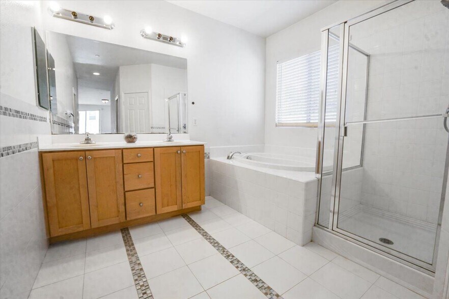 Building Photo - 1123 E Pennsylvania Ave