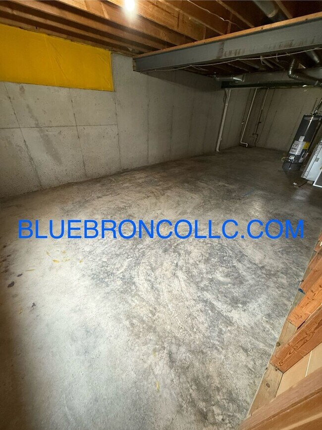 Building Photo - Georgous duplex in Raymore with a lot to offer!