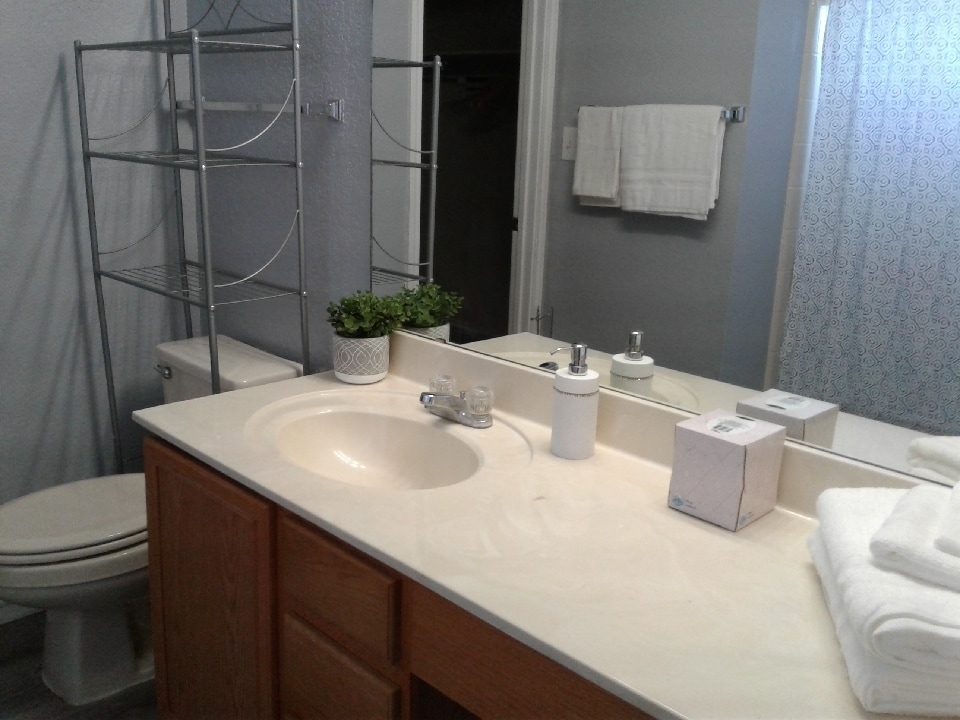 Building Photo - 410 Mahogany Chest