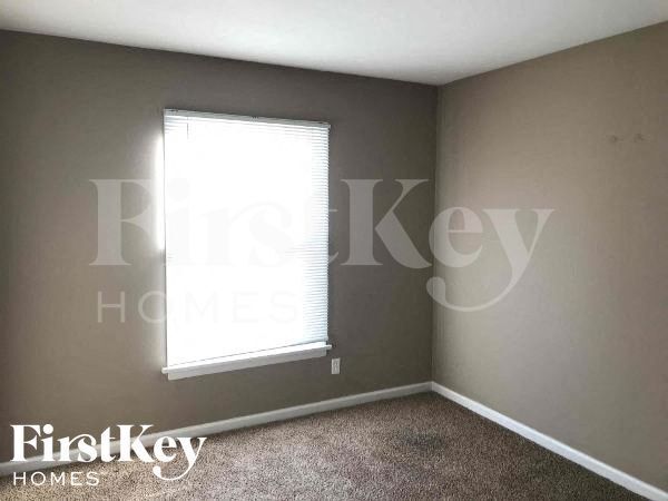 Building Photo - 1805 St Anthony Ln