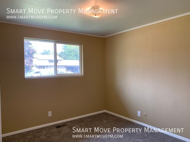 Building Photo - 10023 W Skycrest Dr