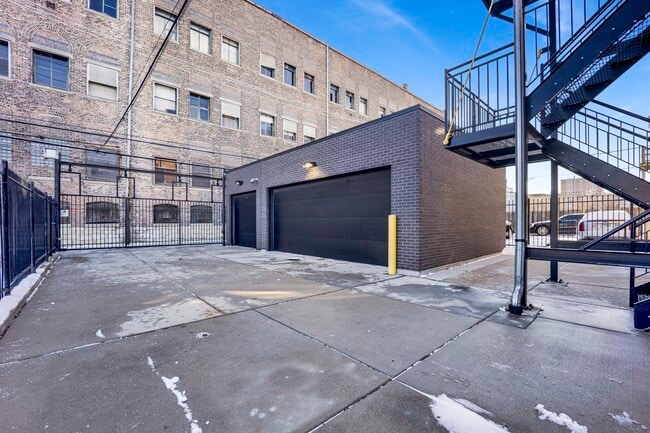 Building Photo - 4911 S Calumet Ave