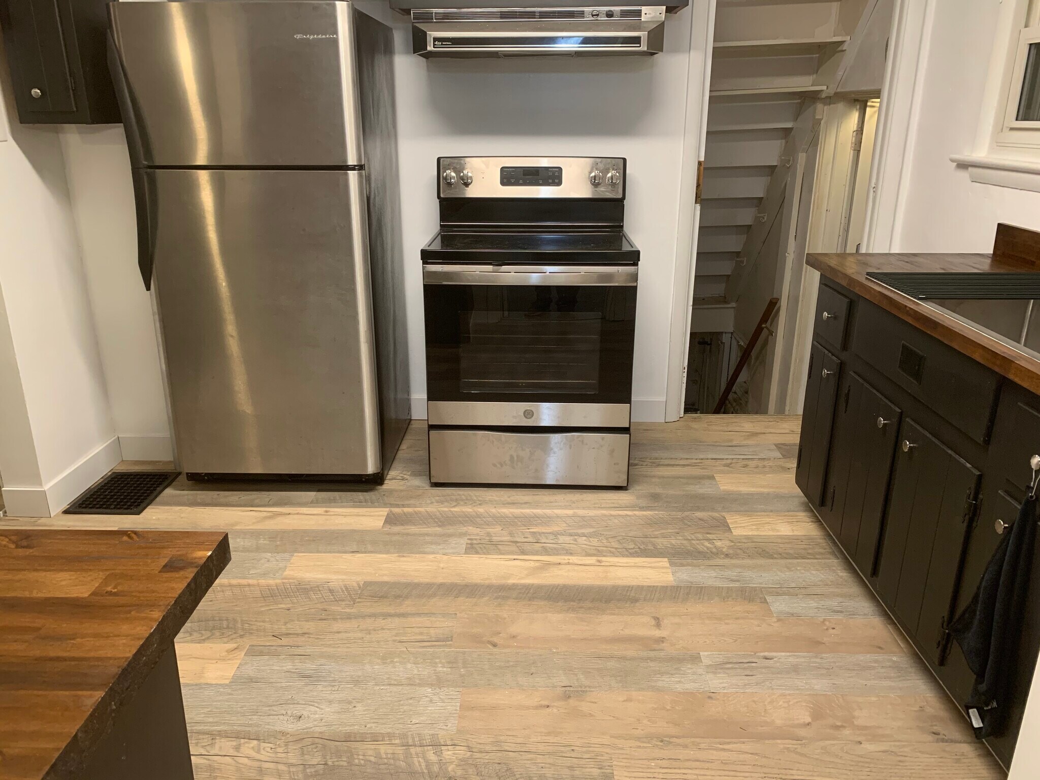 Kitchen - 1845 King Ave