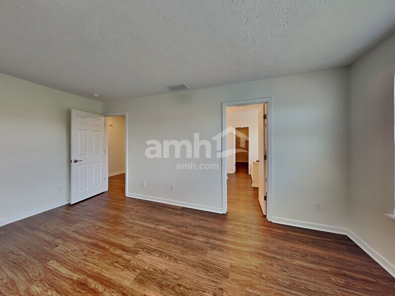 Building Photo - 643 Daniel Ct