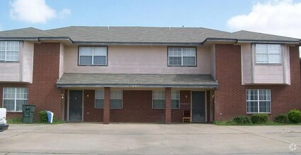 Building Photo - 3003 Cantabrian Dr