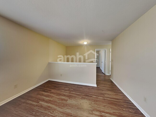 Building Photo - 10534 Aspen Dr