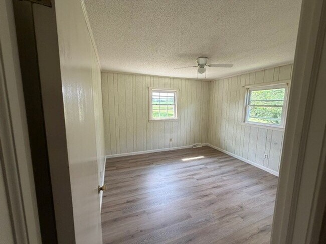 Building Photo - 3399 NC-16
