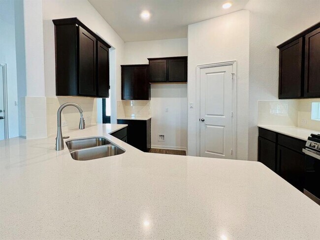 Building Photo - 12203 Perritos Pl