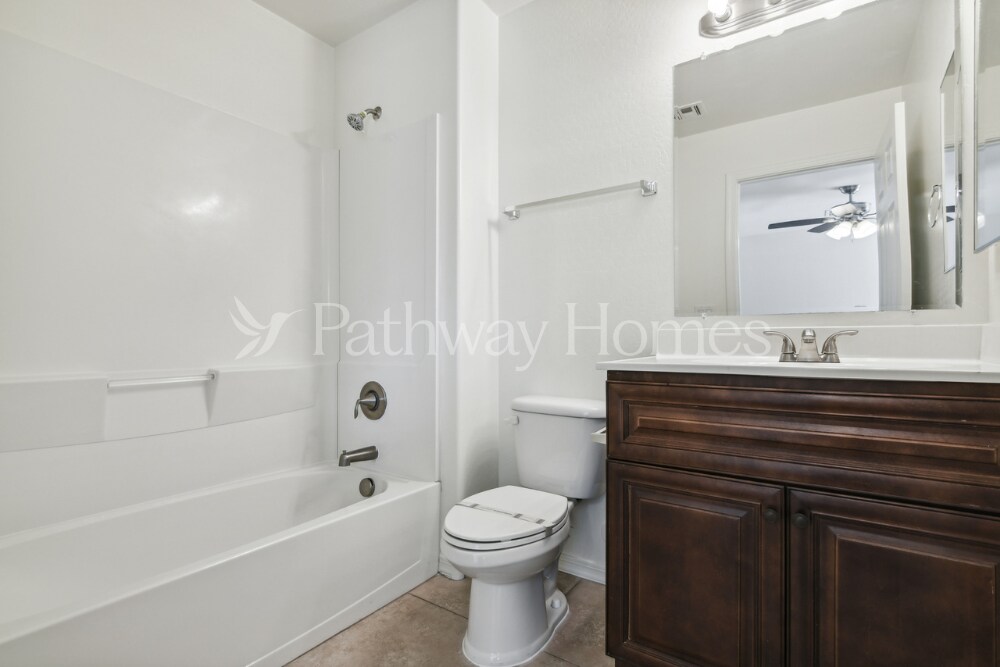 Building Photo - 207 W Latona Rd