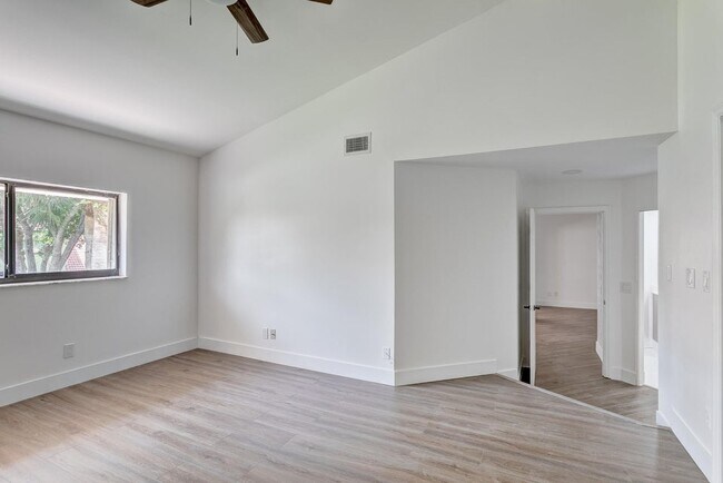 Building Photo - 206 Sea Oats Dr