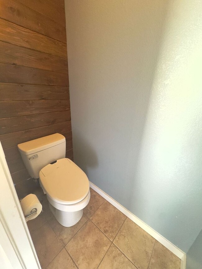 Building Photo - 4 bedroom Ranch home in Pronghorn Meadows and 3 car Garage