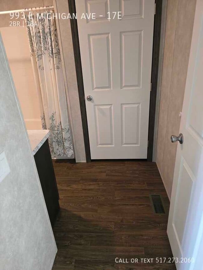 Building Photo - 993 E Michigan Ave