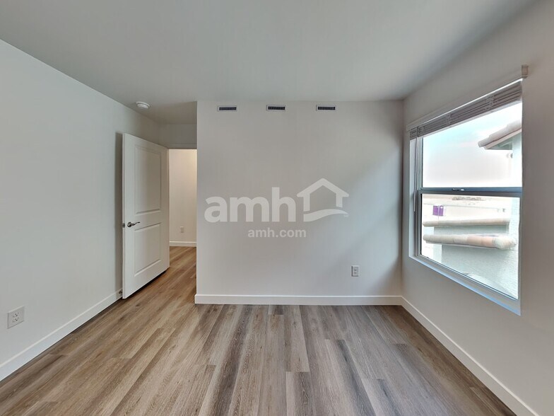 Building Photo - 7399 S Paseo Monte de Oro