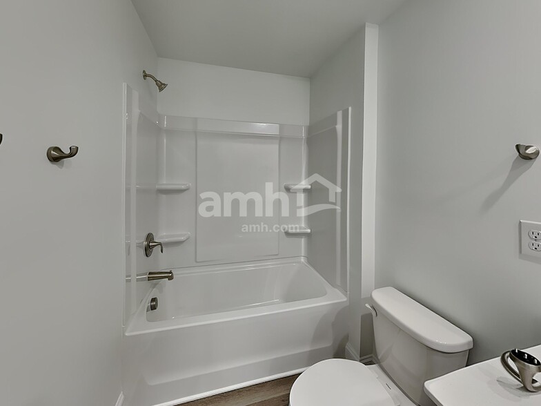 Building Photo - 1208 Livengood Wy