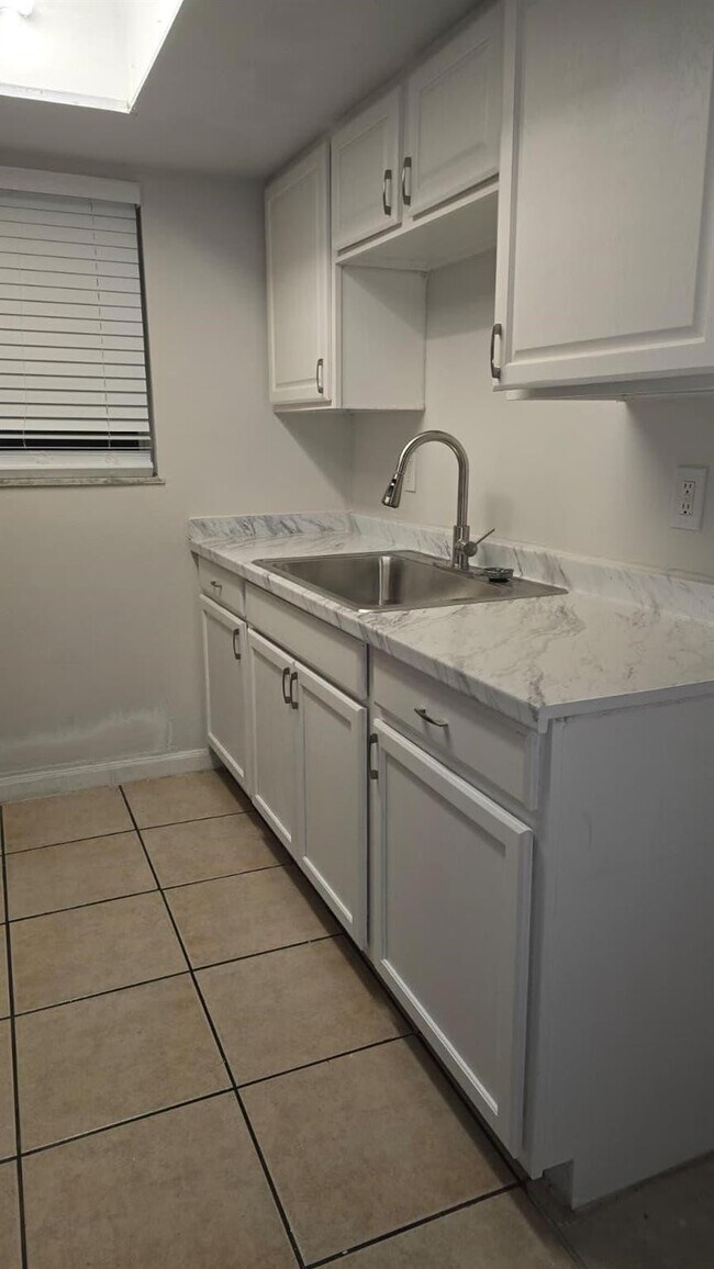 Building Photo - 1875 40th Ave