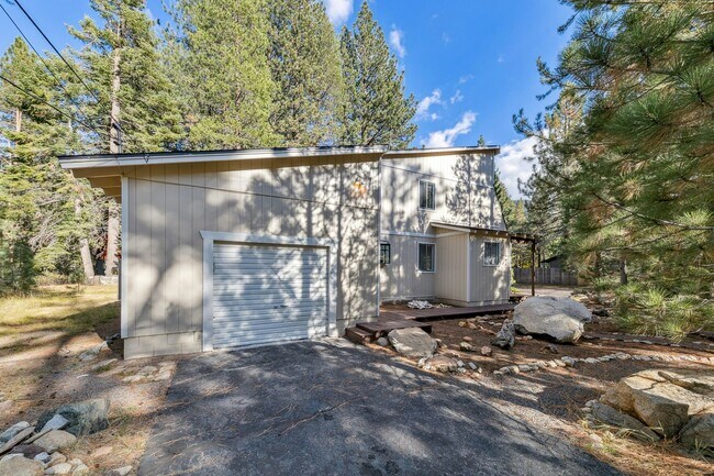 Building Photo - 993 Woodchuck Ct