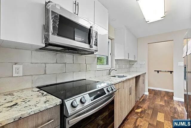 Building Photo - 24 Irving Ave