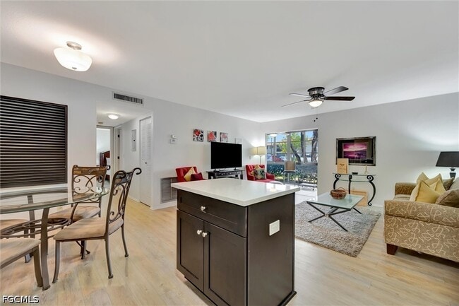 Building Photo - 8110 S Woods Cir