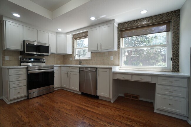 Building Photo - 5007 Alta Loma Rd