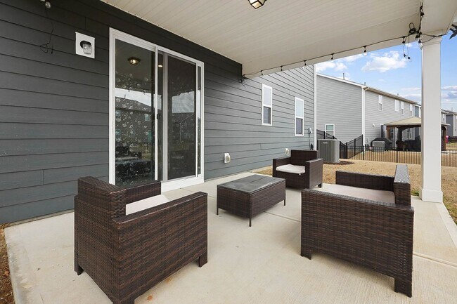 Building Photo - Beautiful Five Bedroom Home in Indian Trail!
