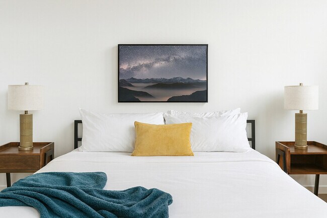 Building Photo - 500 W 7th St N