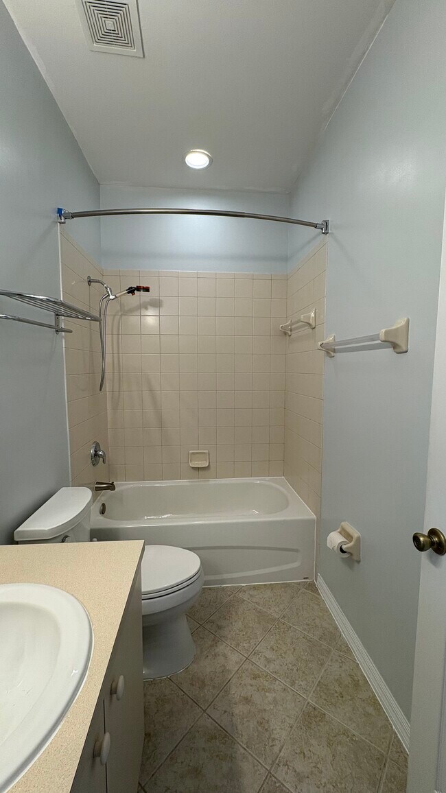 Building Photo - 4109 Bellasol Cir