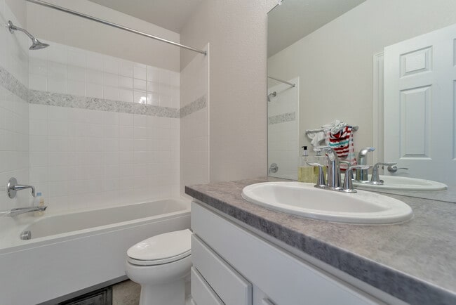 Building Photo - 307 1st Ave