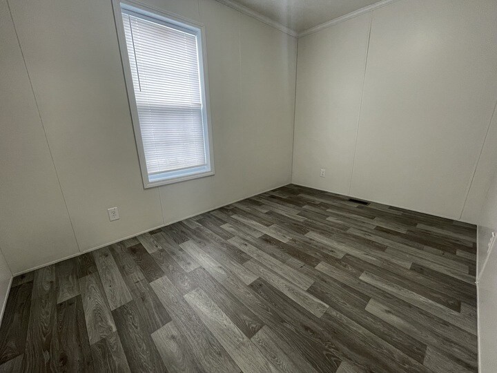 Building Photo - 38171 Ducharme Dr