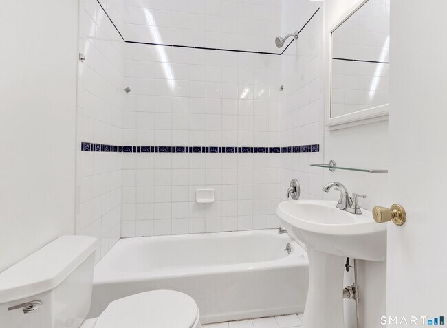 Building Photo - 41 Frisbie St