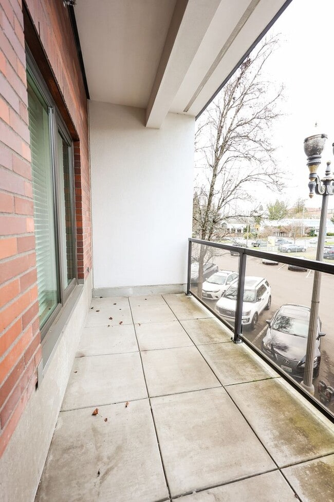 Building Photo - Charming 1 bdrm 1 bath Condo in Downtown V...