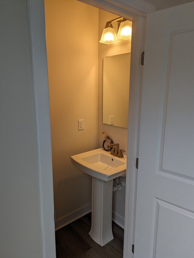 Building Photo - 1114 Gleason Way