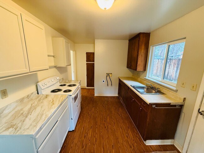 Building Photo - 2505 Kubel Ave