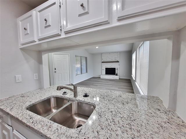 Building Photo - 4609 Riverpark Dr