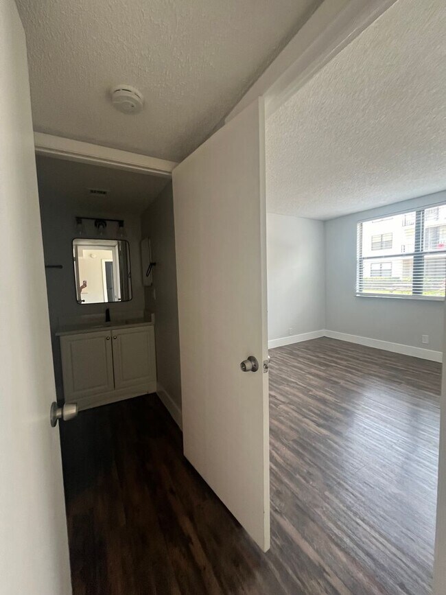 Building Photo - TWO BEDROOM TWO BATHROOM! WATERFRONT COMMUNITY