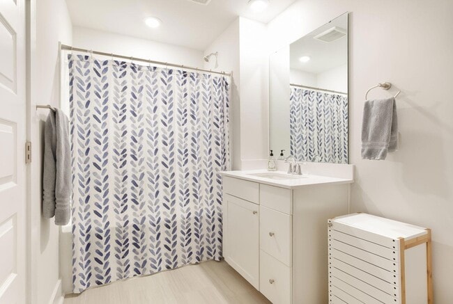 Building Photo - 1515 Martel St