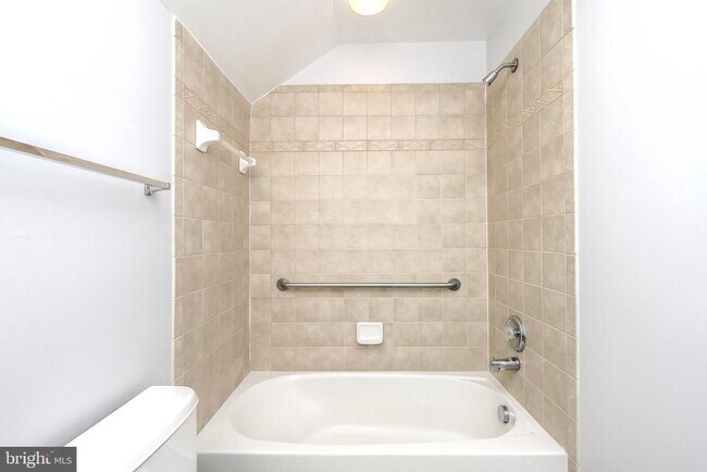 Building Photo - 6916 Birkenhead Pl