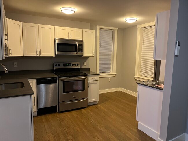 Building Photo - 27 N Margin St