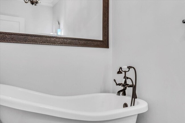 Building Photo - Historic Charm Meets Modern Elegance in Sa...