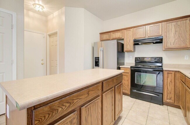 Building Photo - 17762 W Hearn Rd