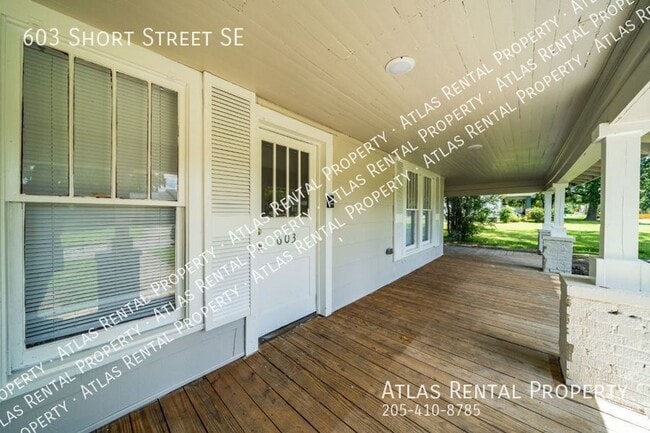 Building Photo - 603 Short St SE