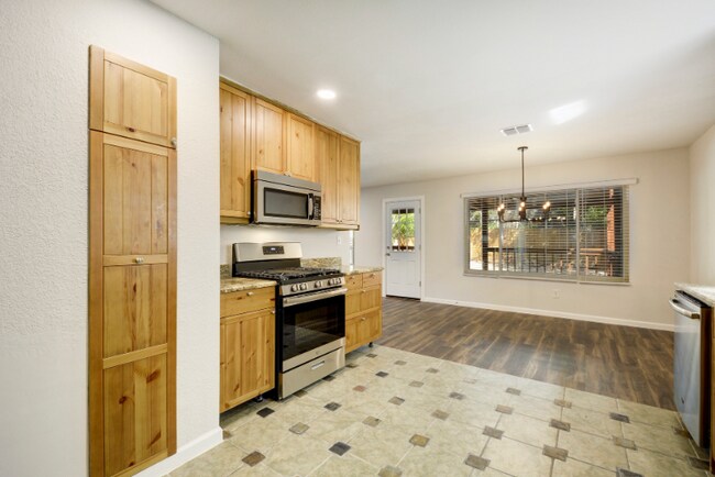 Building Photo - 12704 Margit Dr