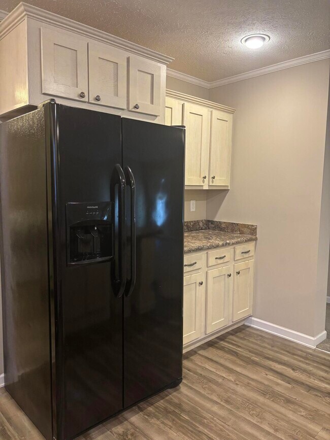 Building Photo - 205 Joy Rd