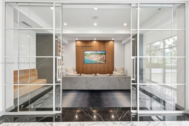 Building Photo - 11 Island Ave