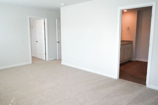 Building Photo - 491 Coconut Dr